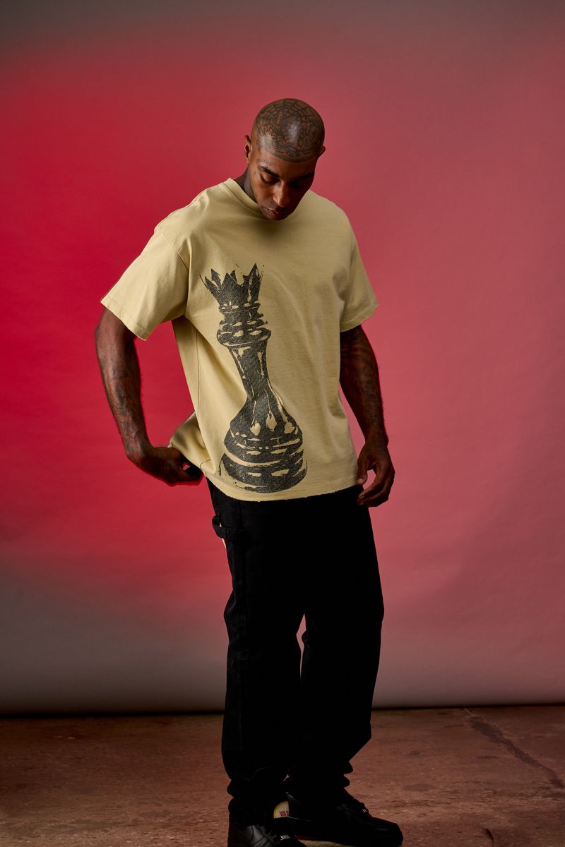 "KING" KHAKI Tee
