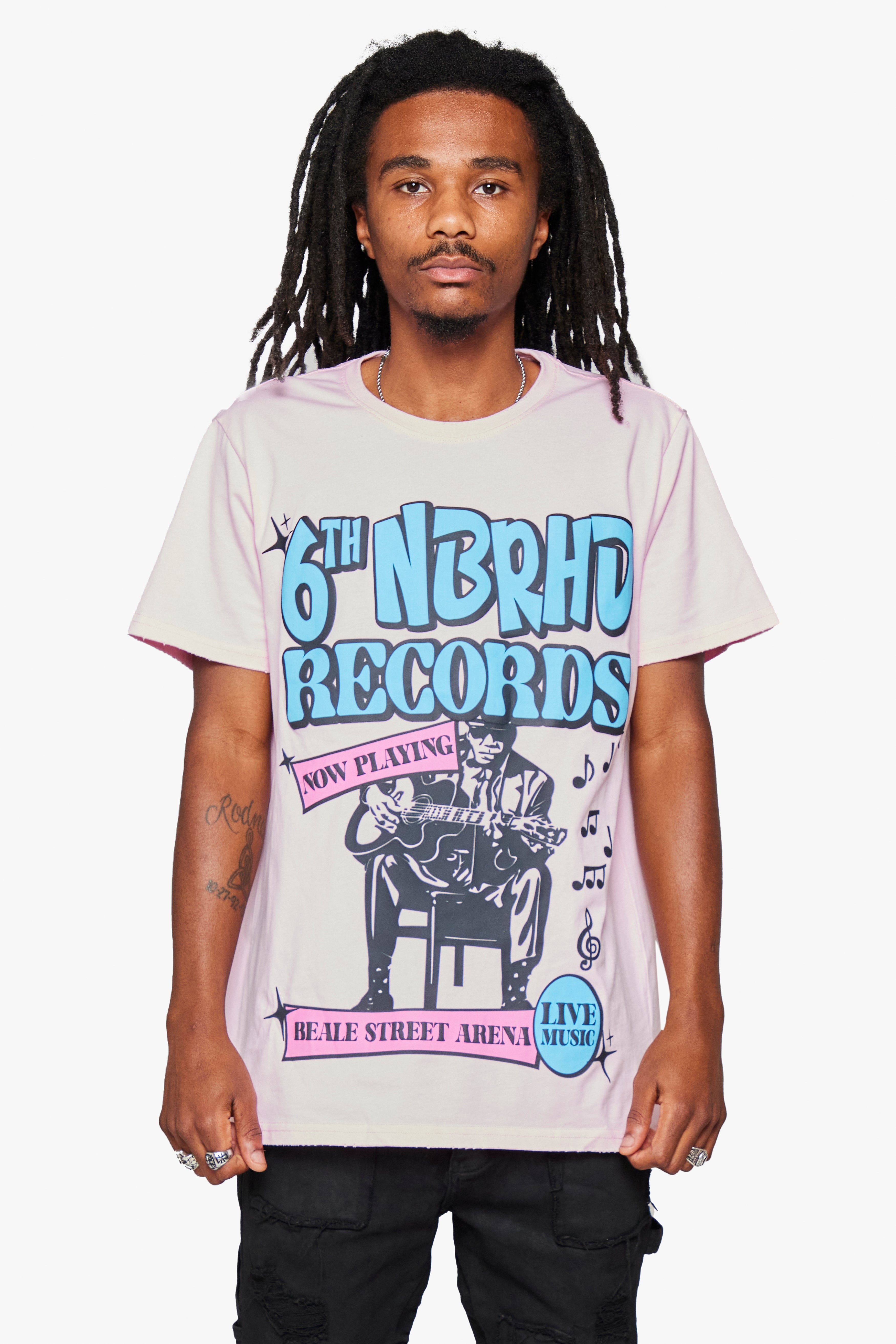 6Th Nbrhd Now Playing Men's T-Shirt - Pink
