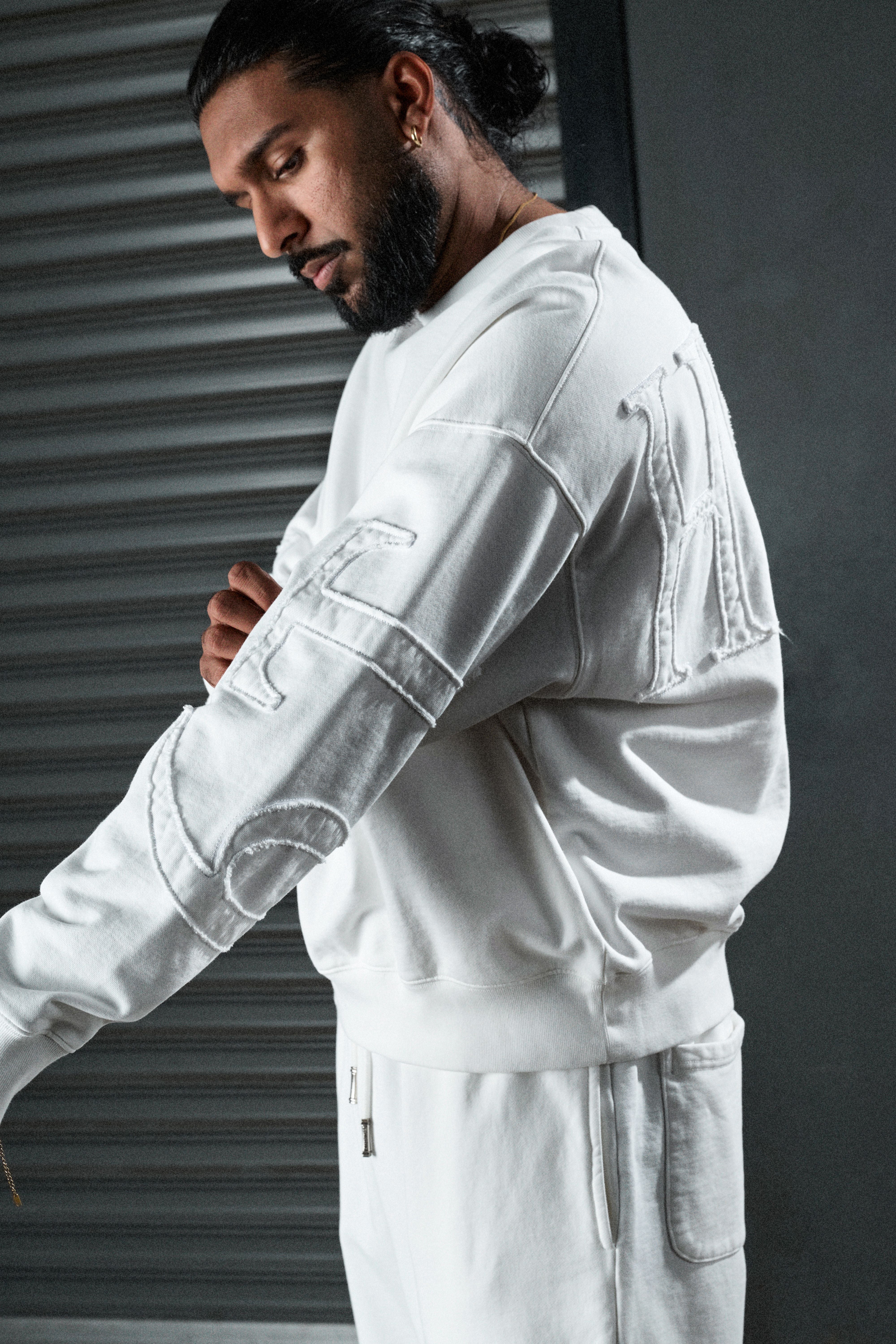 6Th Nbrhd Statement Men's Sweatshirt - White