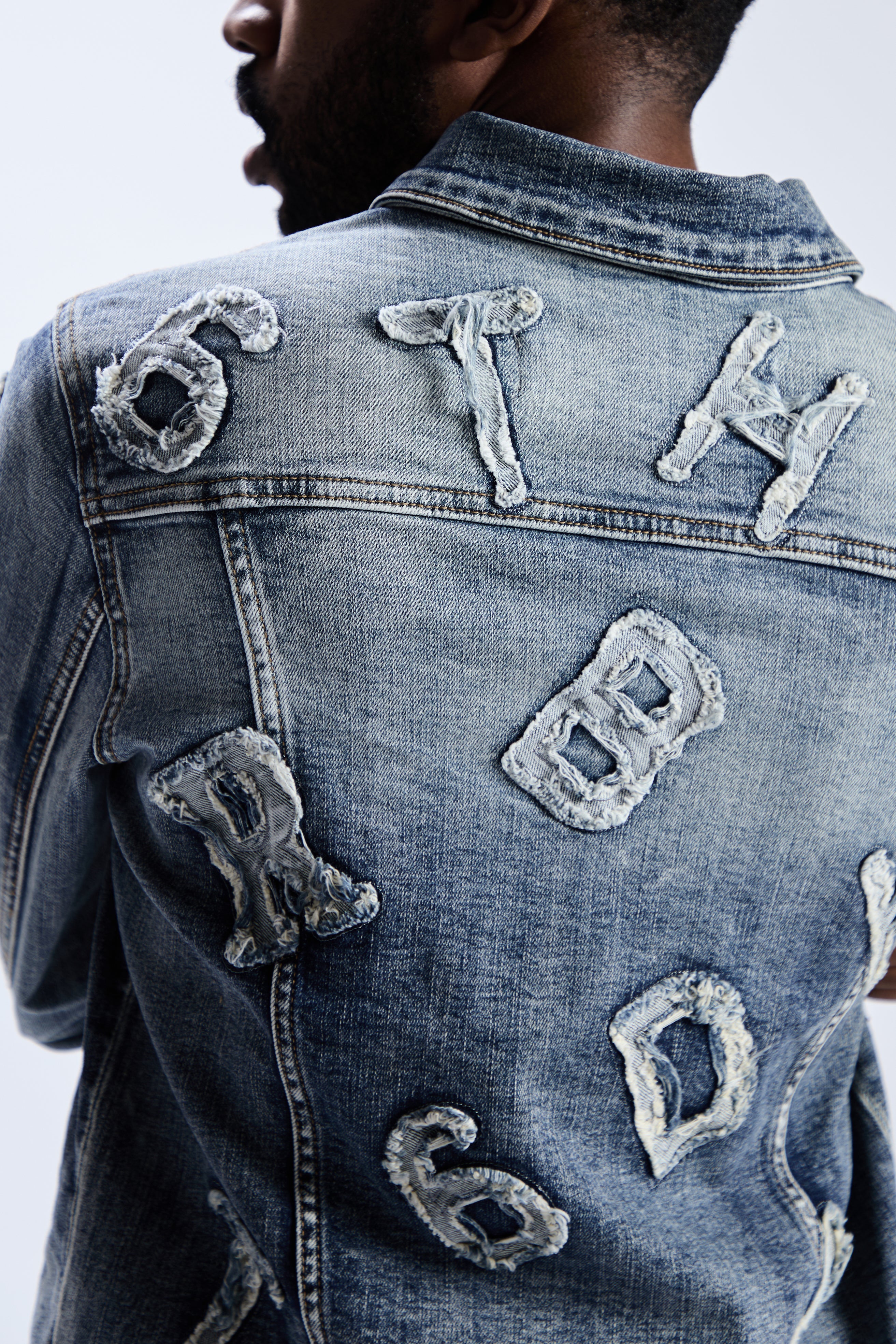 6Th Nbrhd Puzzle Men's Trucker Jacket - Light Wash