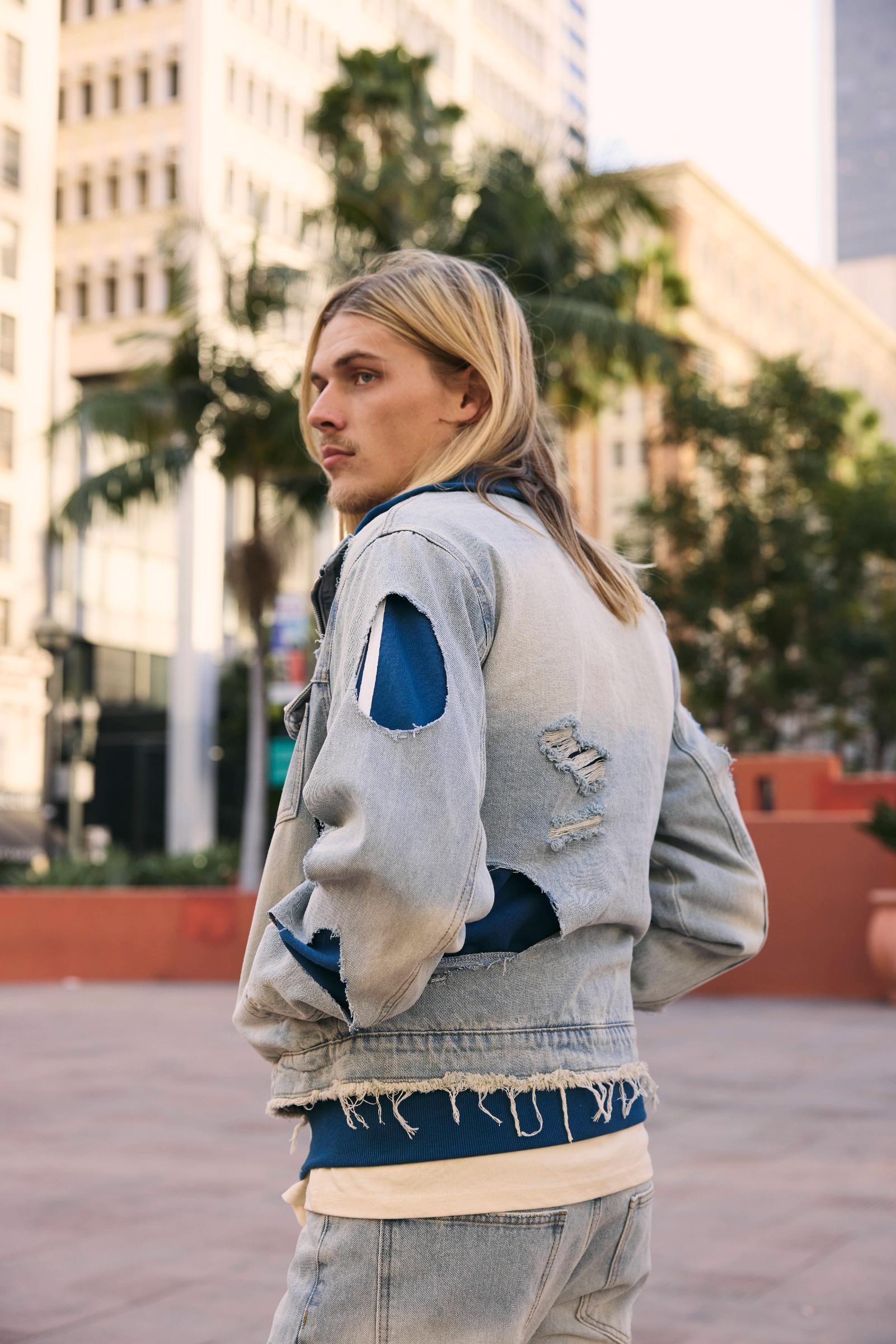 6Th Nbrhd Stripes Men's Denim Jacket - Light Wash