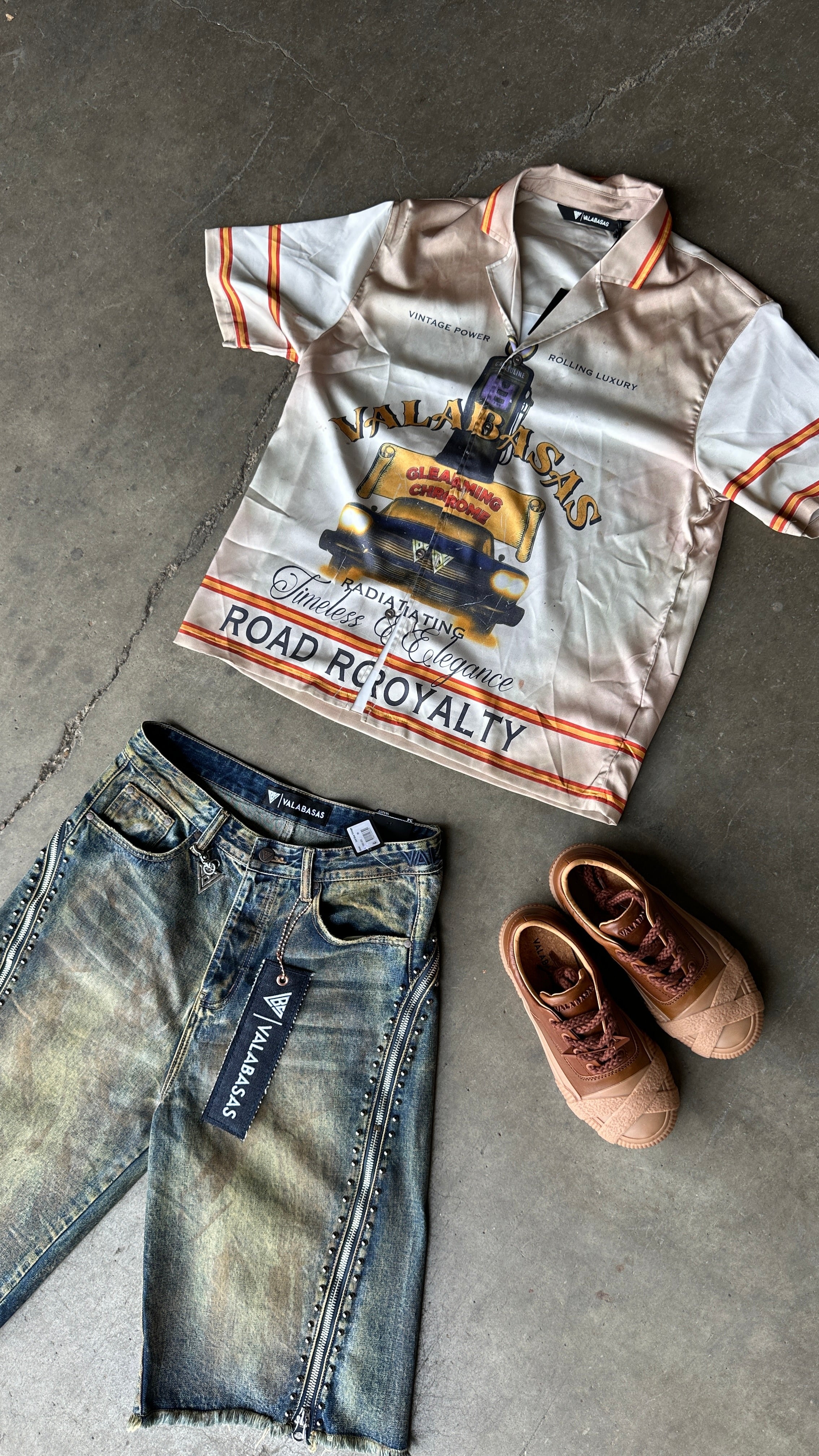 Valabasas Vintage Car Shirt - Graphic Cream