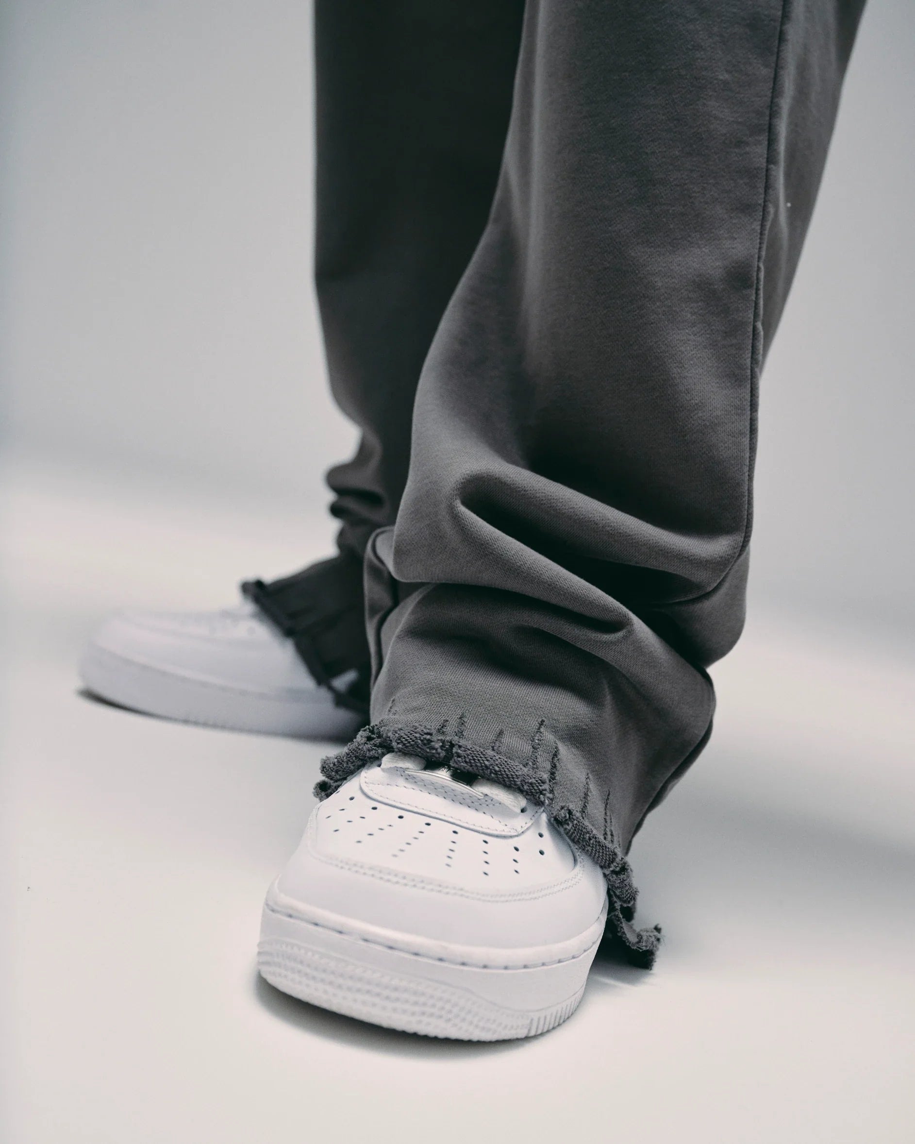 Silnt Chptrs Intentions Sweatpants - Distressed