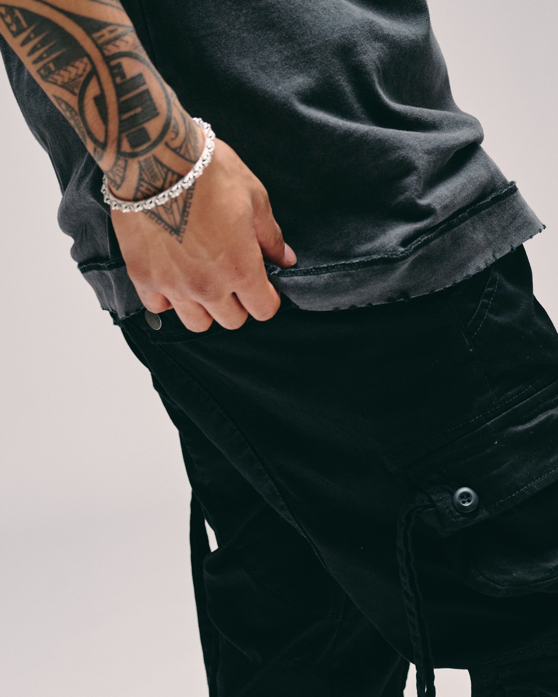 Silnt Chptrs Necessities Stitch Tee - Raw Hem Vintage Black