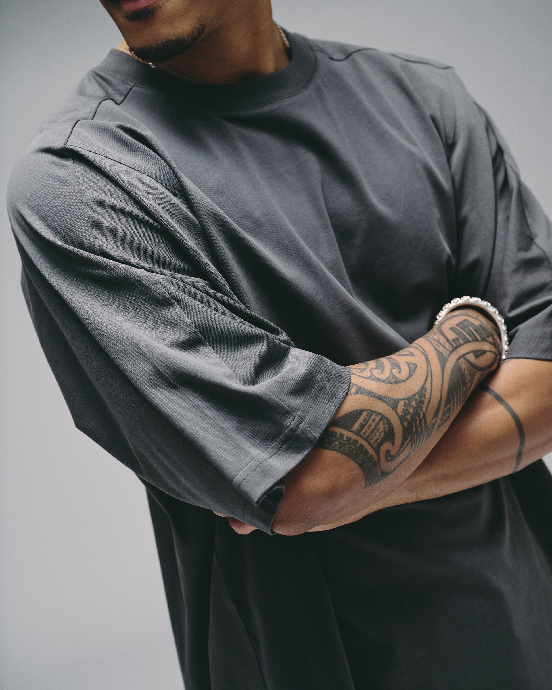 Silnt Chptrs "Sc-T2-001" Men's T-Shirt - Charcoal