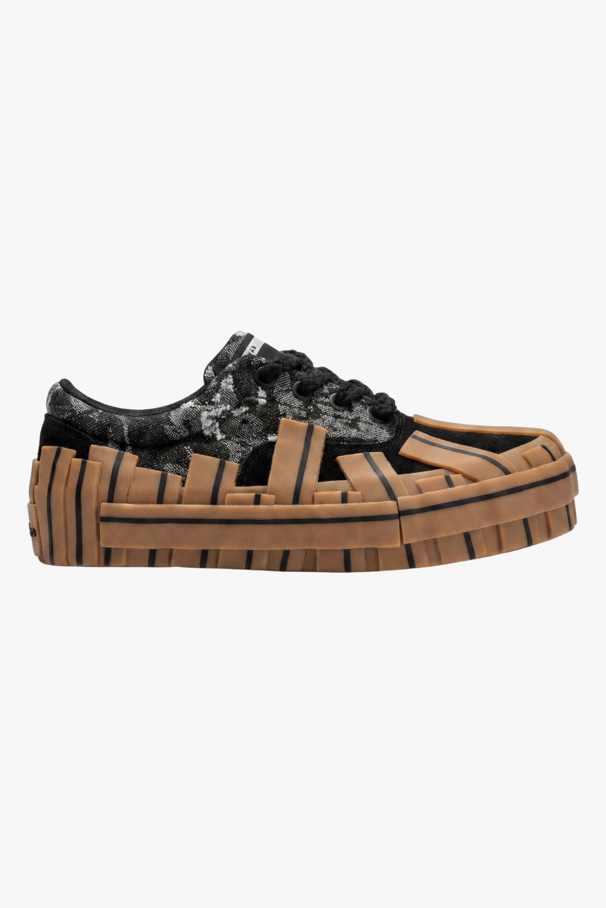 Valabasas Yuratsu Sneakers - Oversized Sole