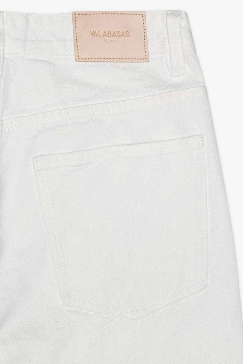 Mr. Baggy White - Valabasas