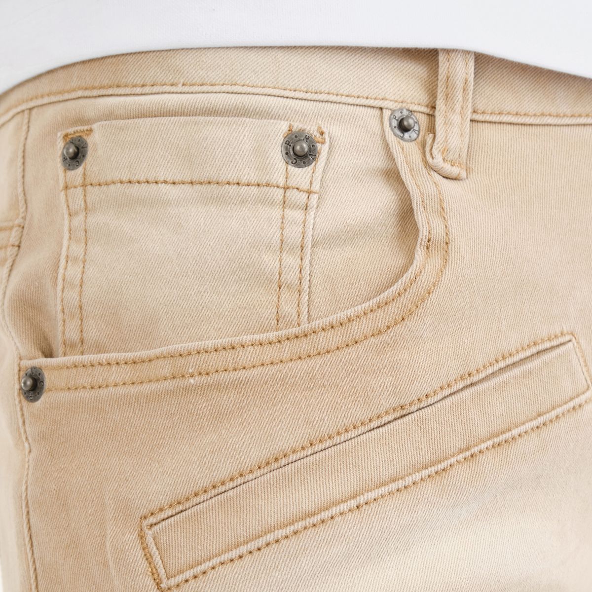 Copper Rivet Distressed Jeans - Skinny Fit