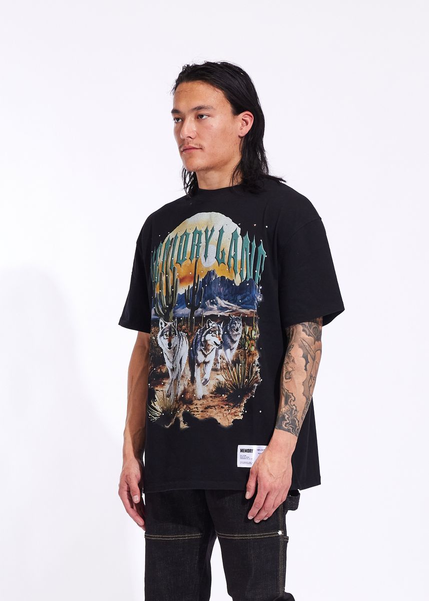 Memory Line Running Wolves 2 Tee - Black