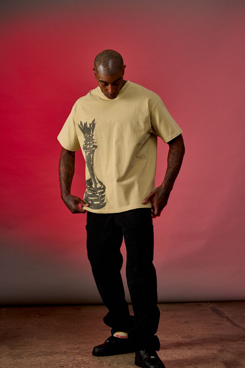 "KING" KHAKI Tee