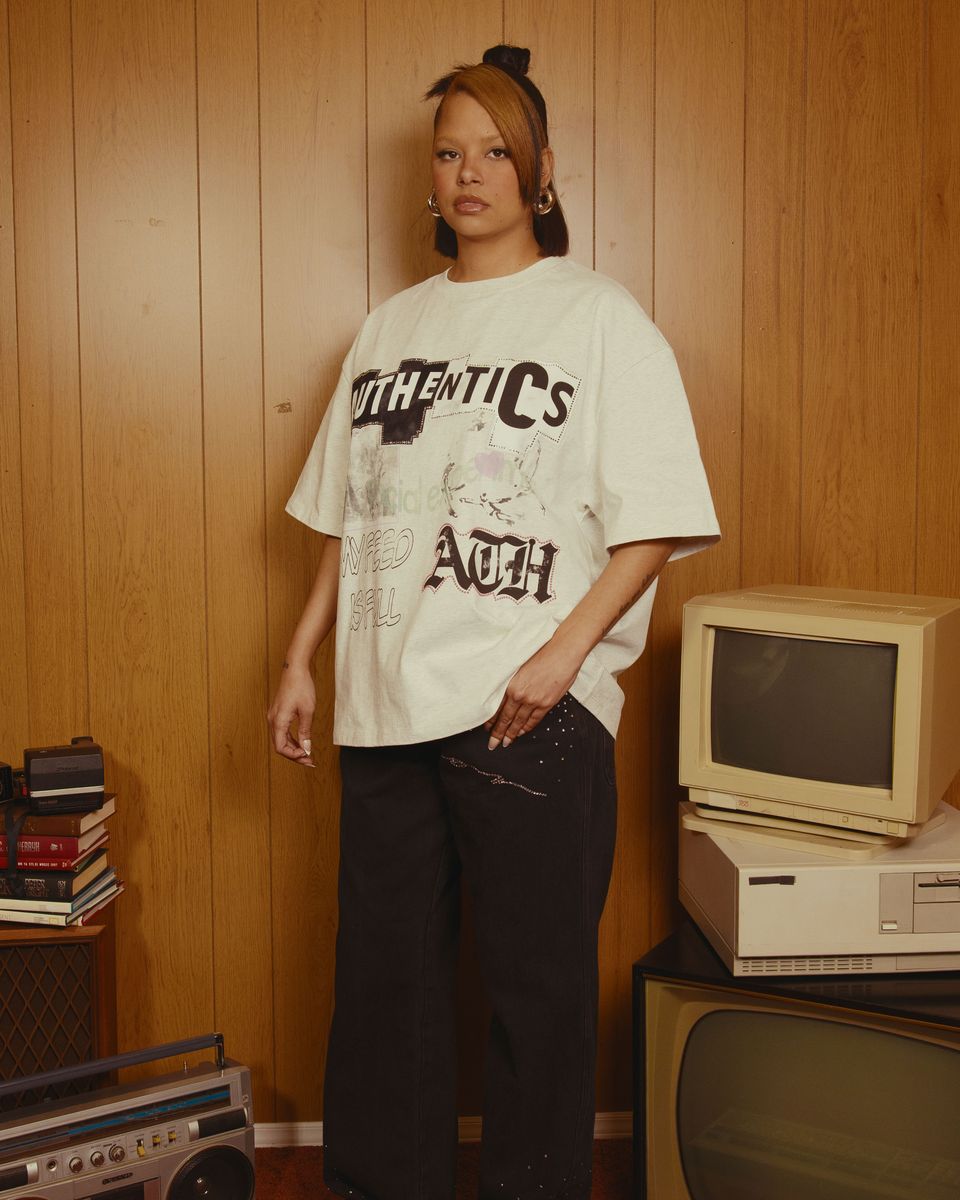 Authentics Feed Is Full Tee T-Shirt - Gray