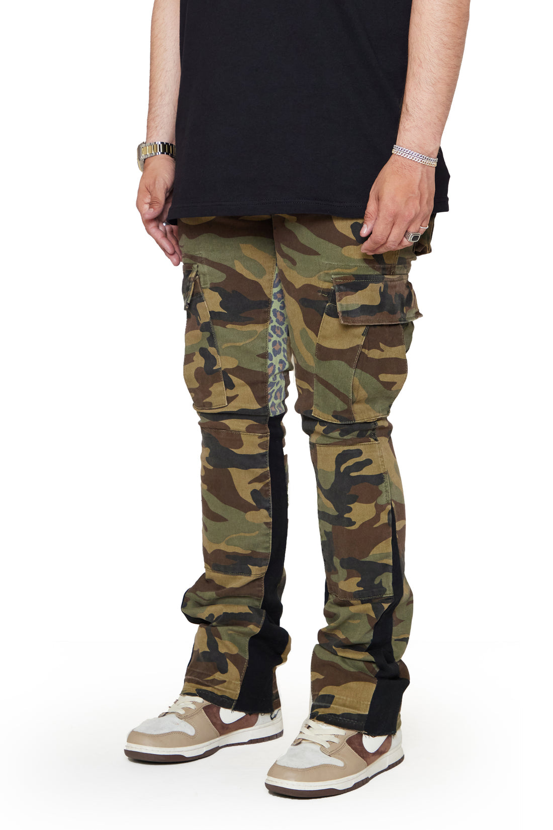 “COMMANDER 3.0" CAMO STACKED FLARE JEAN