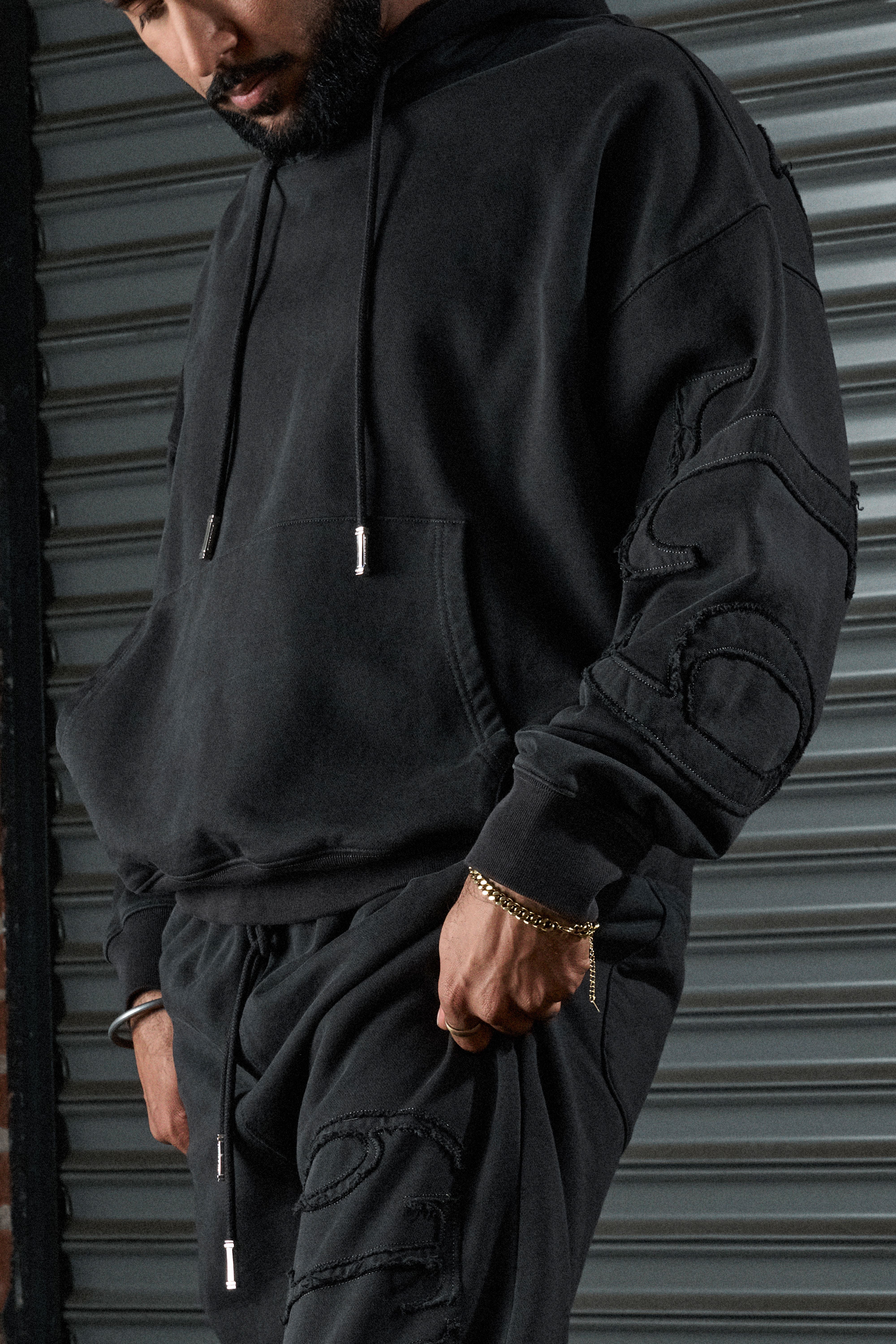6Th Nbrhd Statement Men's Hoodie - Black