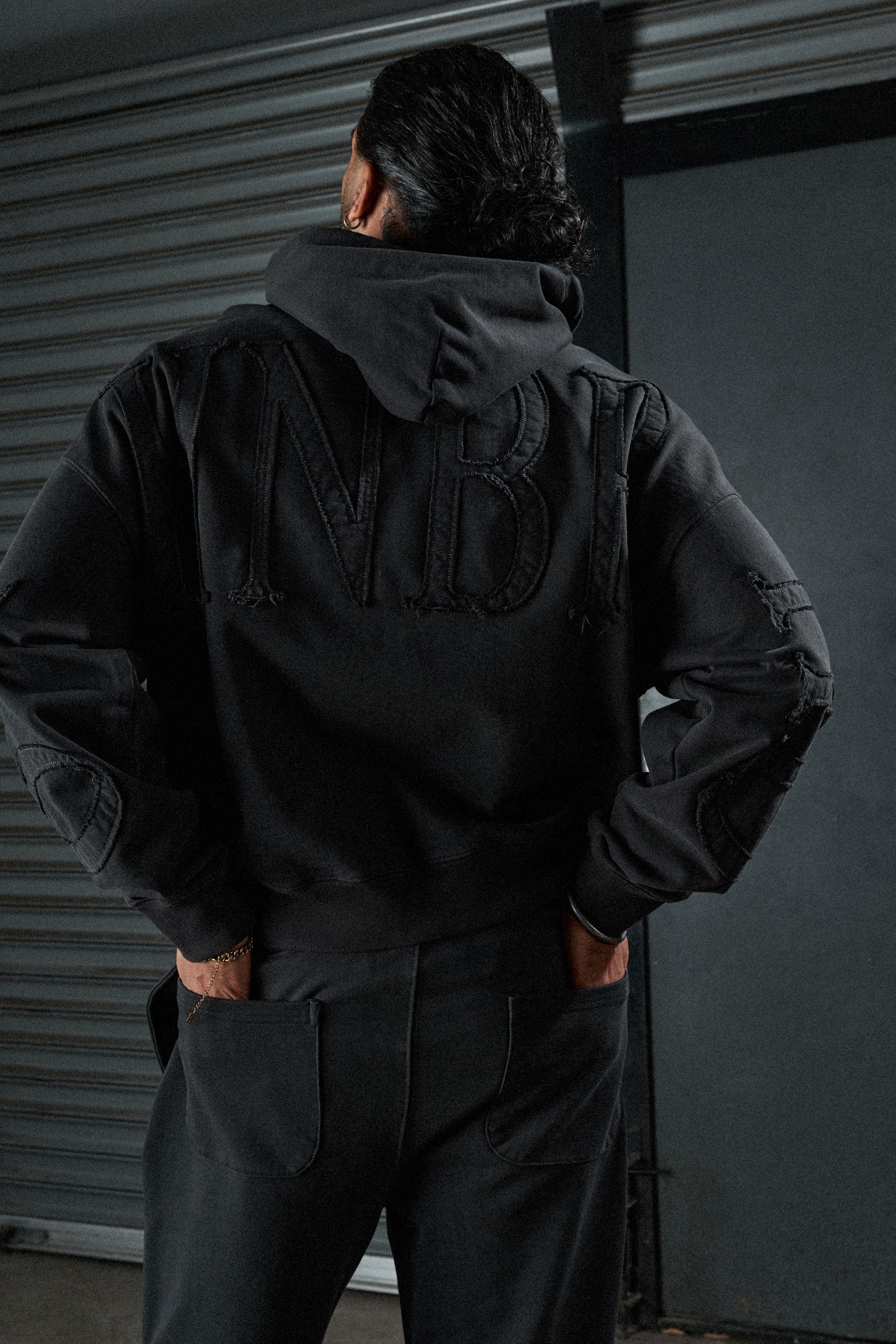 6Th Nbrhd Statement Men's Hoodie - Black