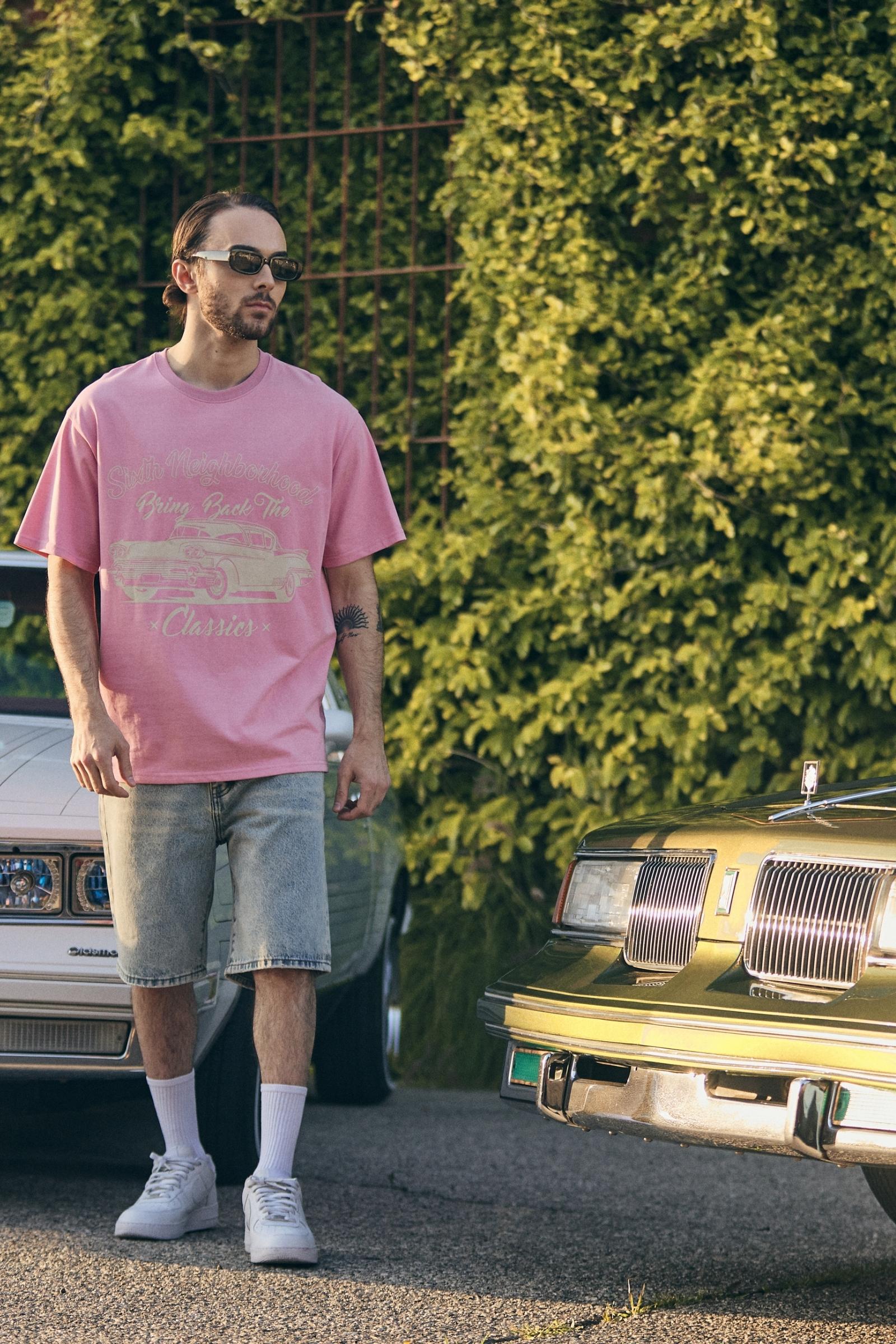 6Th Nbrhd Classic Is Back Men's T-Shirt