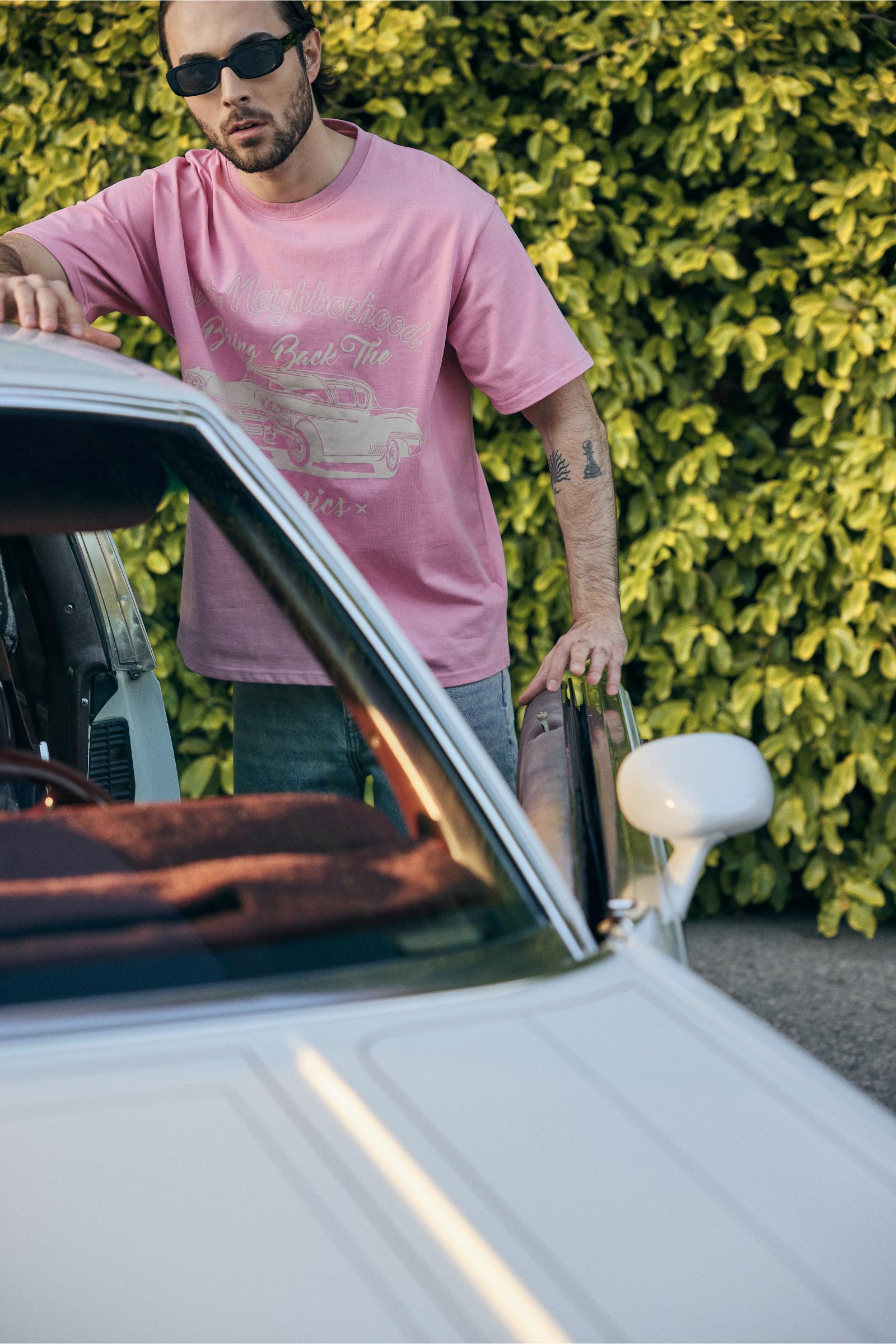 6Th Nbrhd Classic Is Back Men's T-Shirt