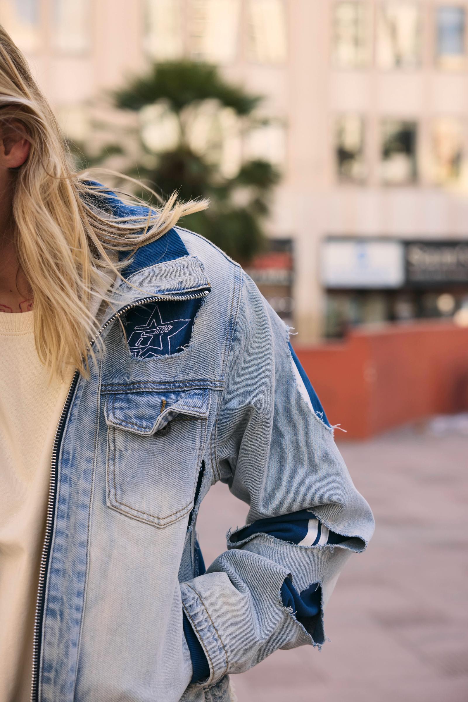6Th Nbrhd Stripes Men's Denim Jacket - Light Wash
