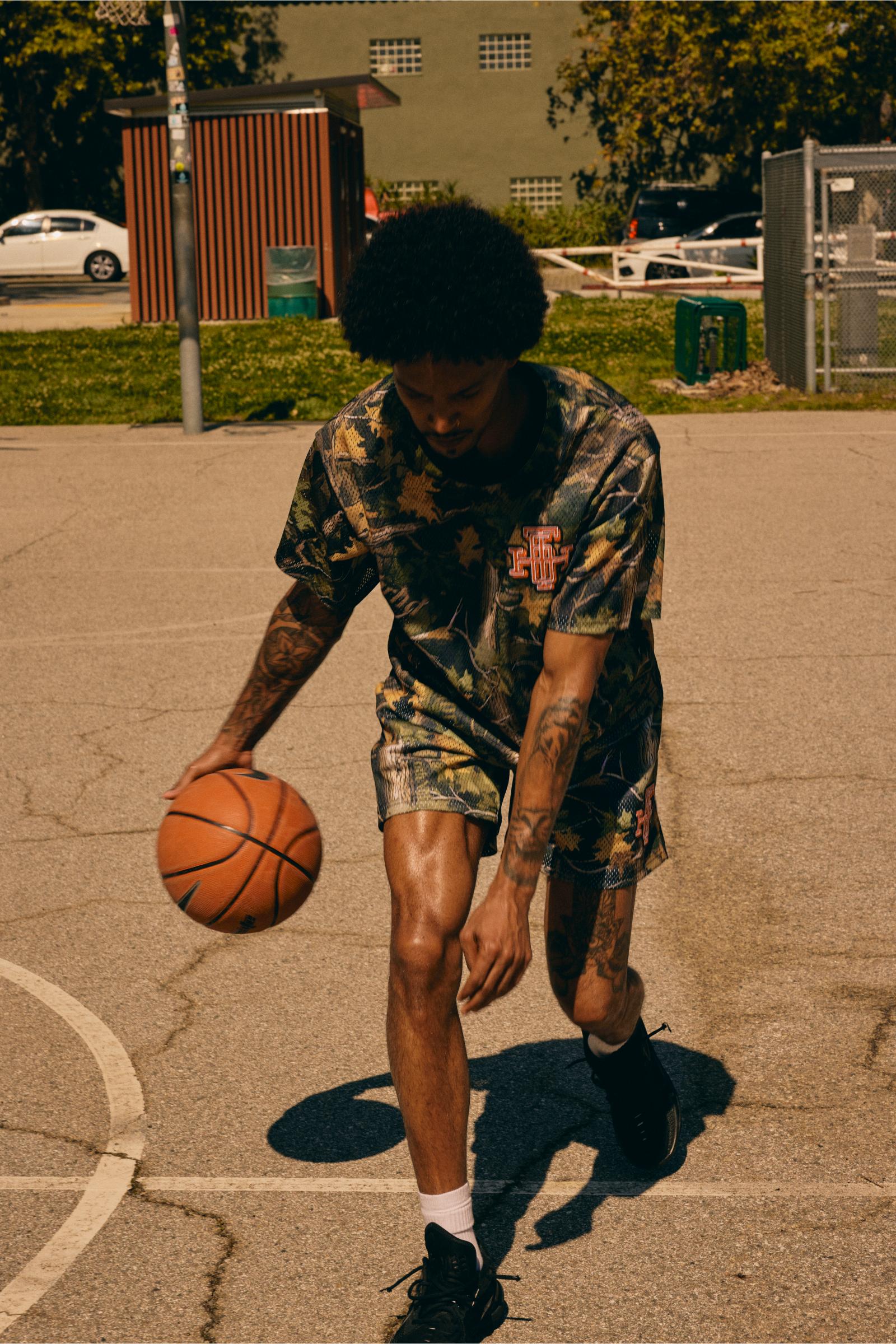 6Th Nbrhd Scrimmage Men's T-Shirt