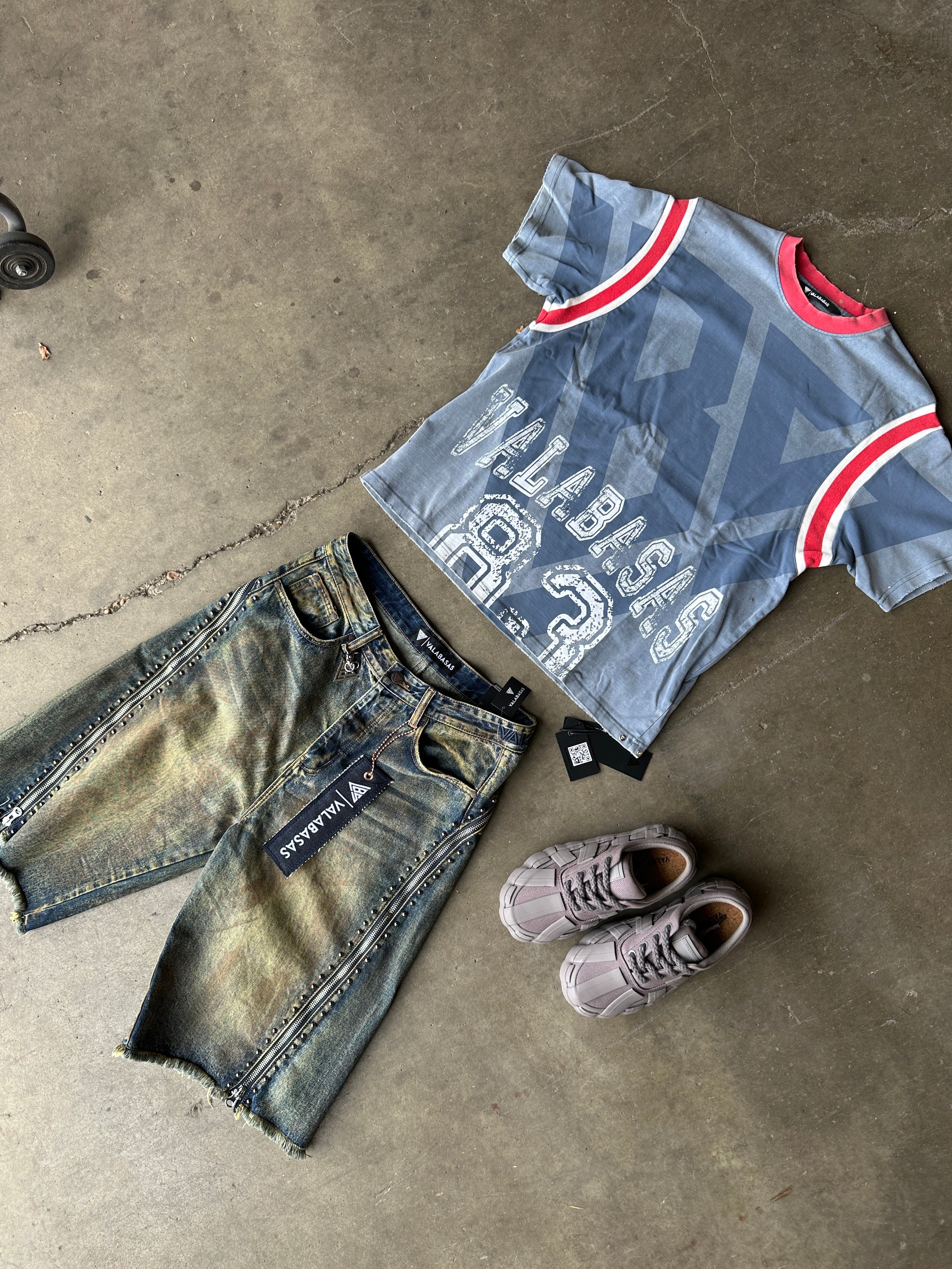 Valabasas Athletics T-Shirt - Oversized Vintage Blue