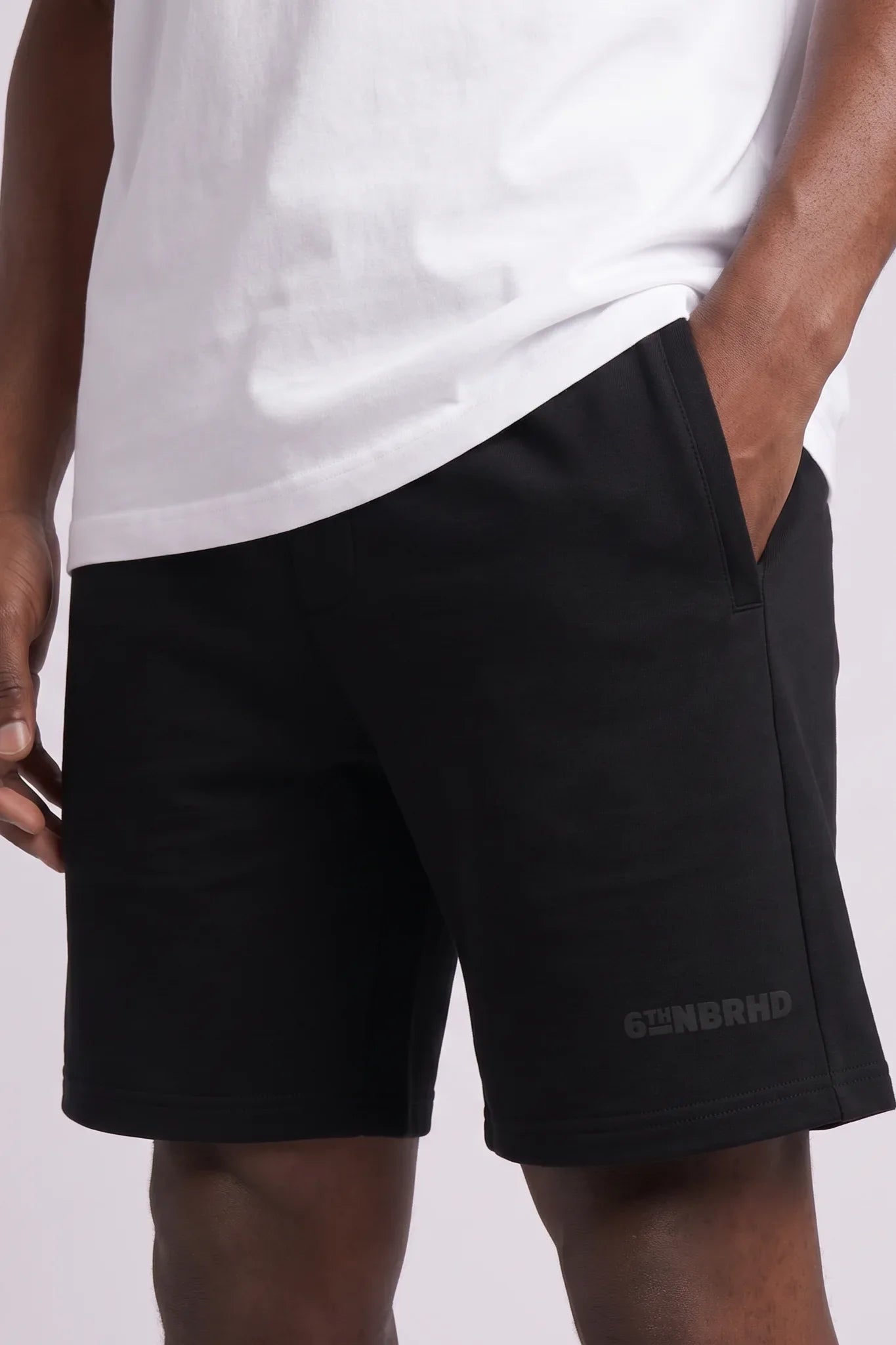 6th Nbrhd Esntl Shorts - Mid-Rise Black