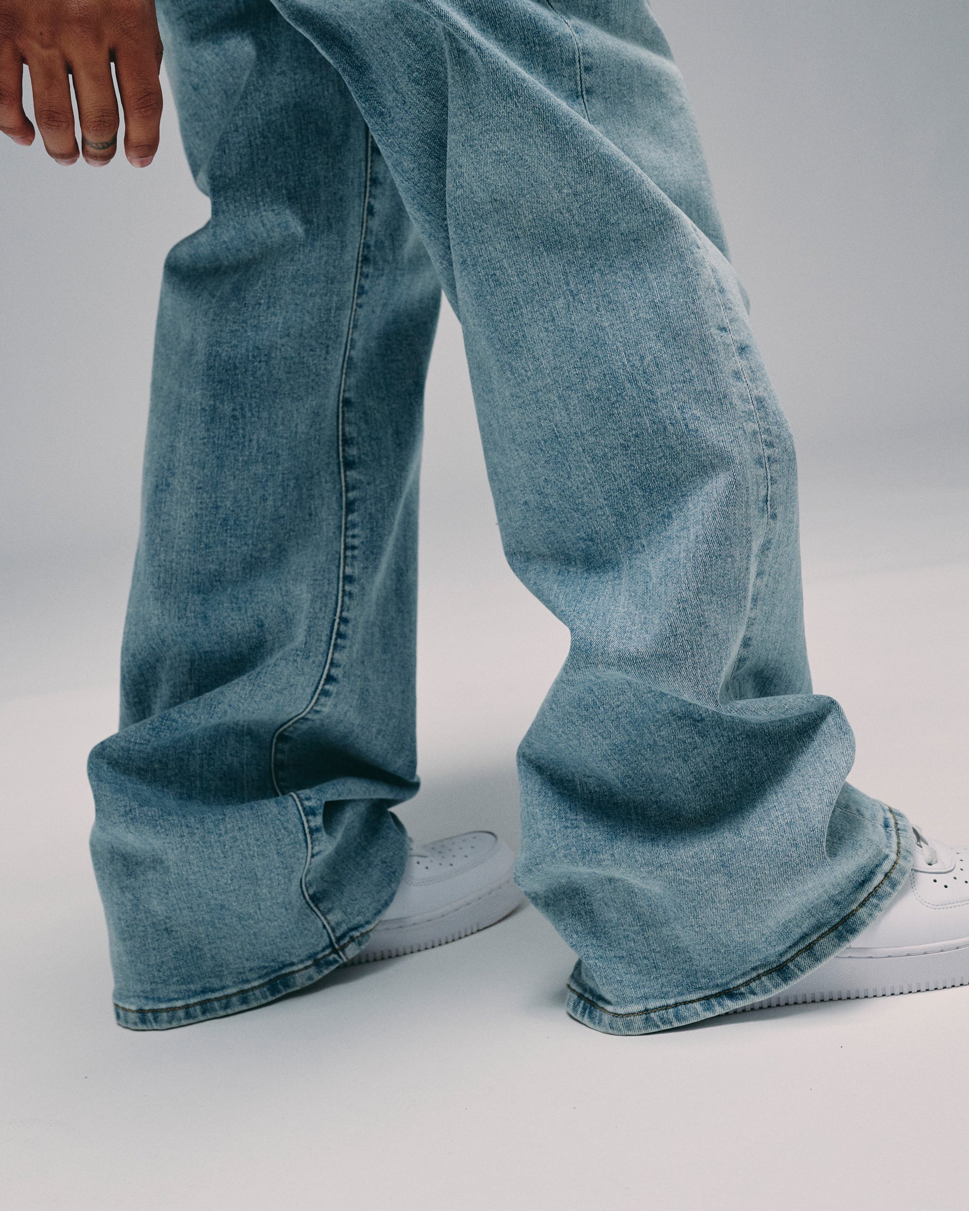 Silnt Chptrs Parachute Jeans - Baggy Fit Light Blue Wash