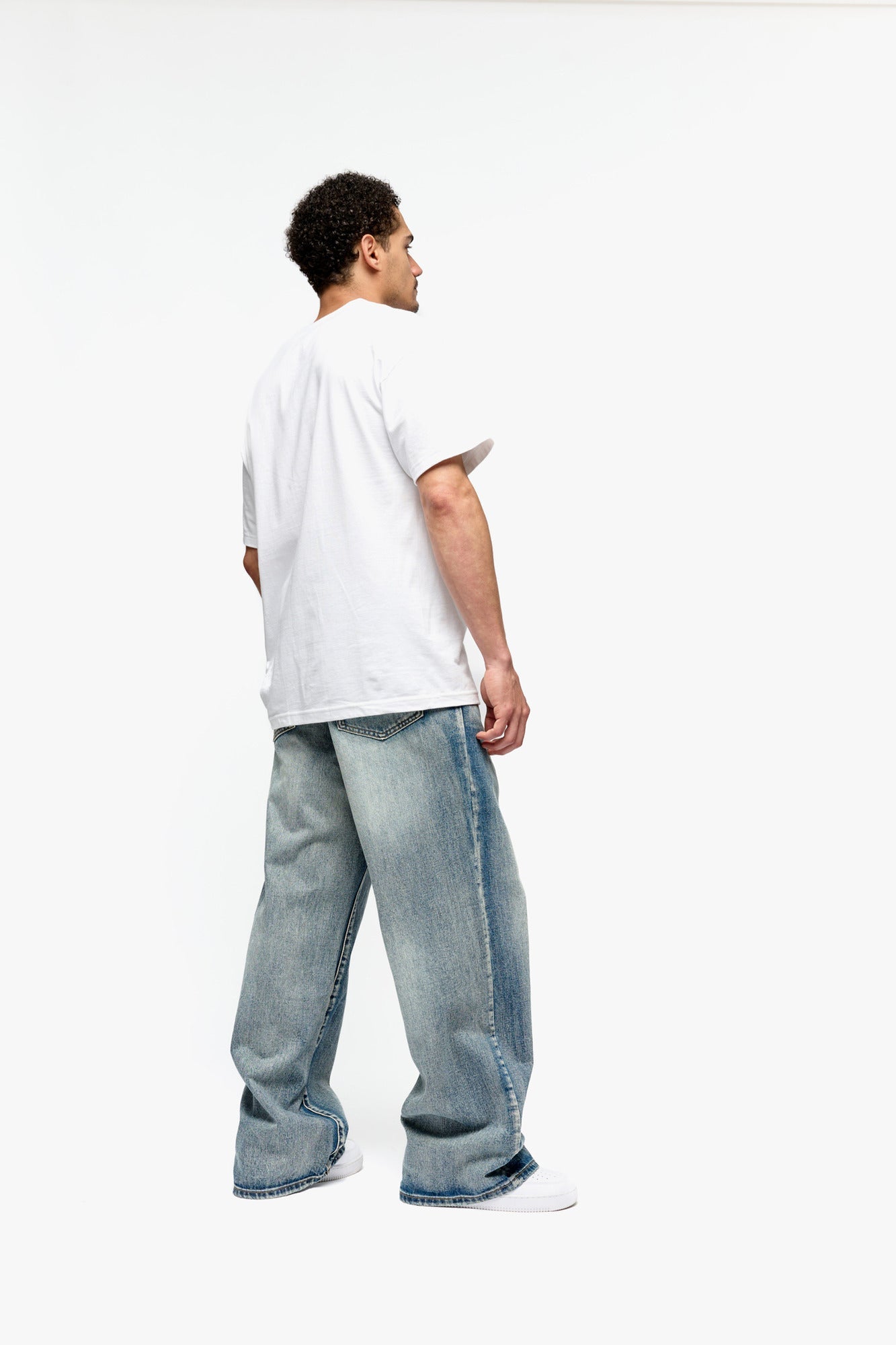 Silnt Chptrs Jeans - Light Wash