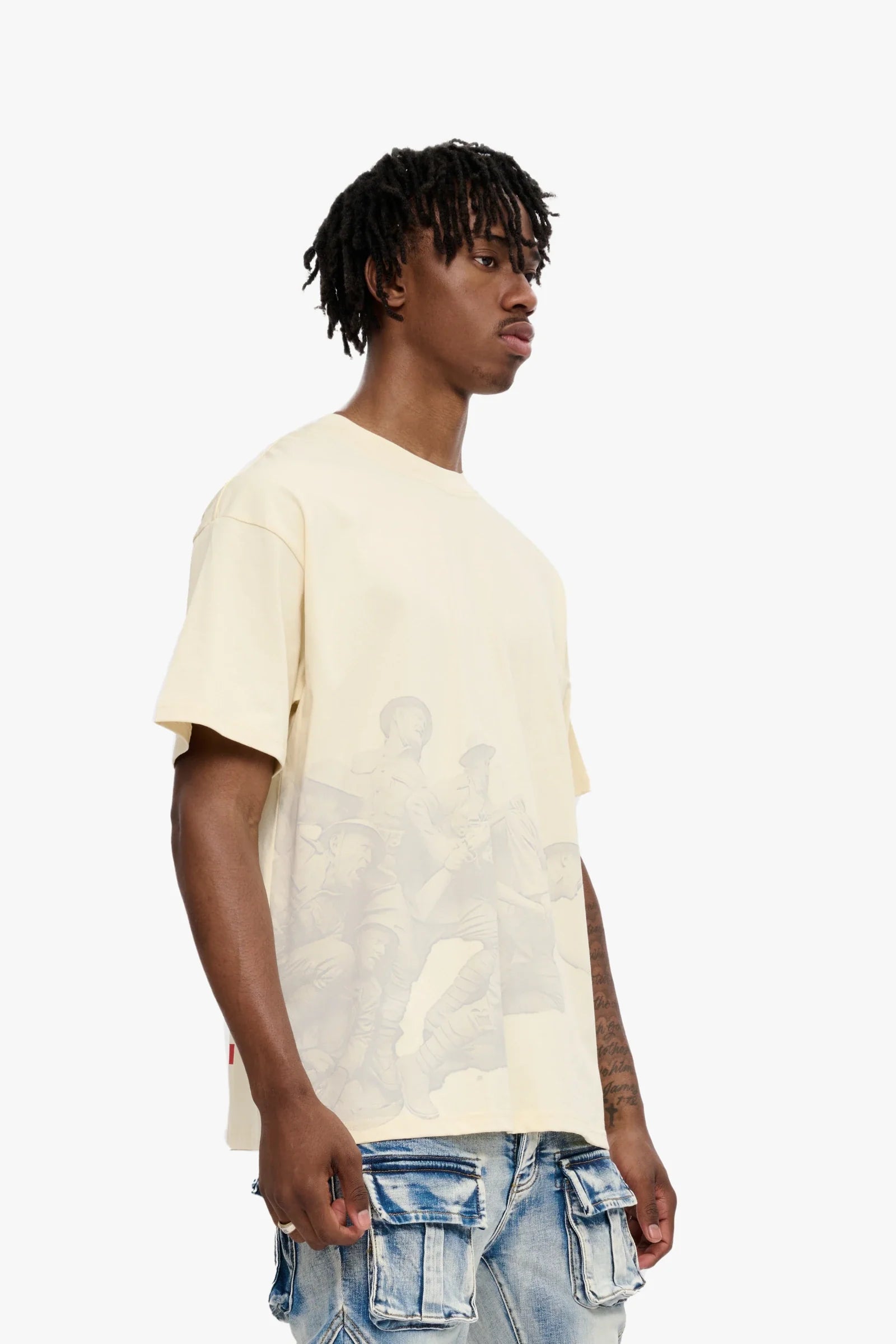 Silnt Chptrs War Cream Tee - Graphic