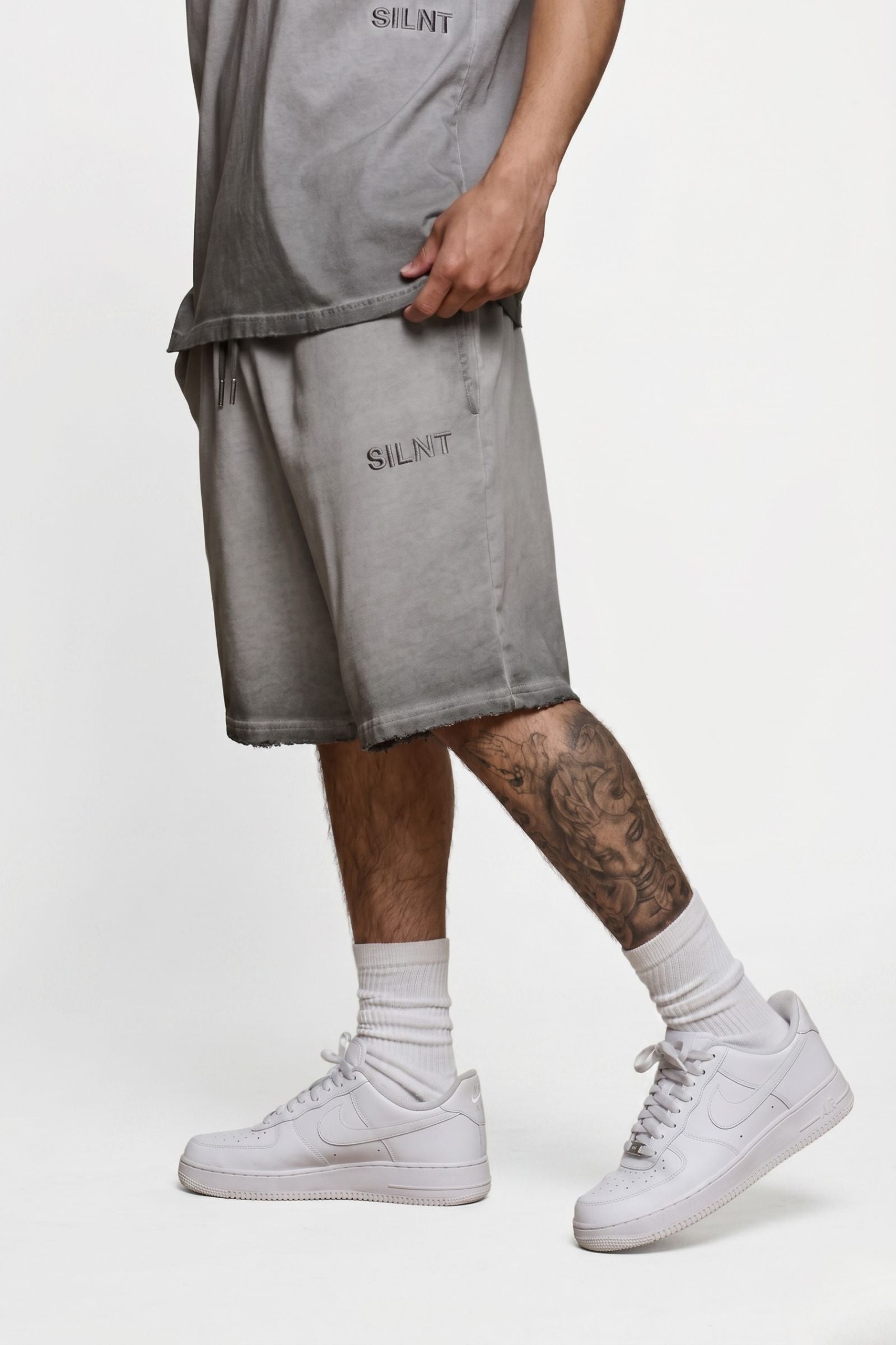 Silnt Chptrs Logo Shorts - Raw Cut Hem