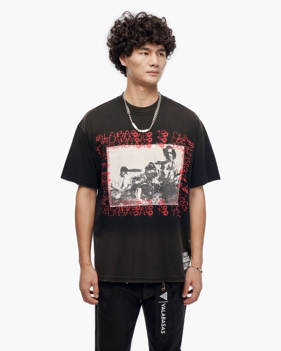 Stand Out Black Tee - Valabasas